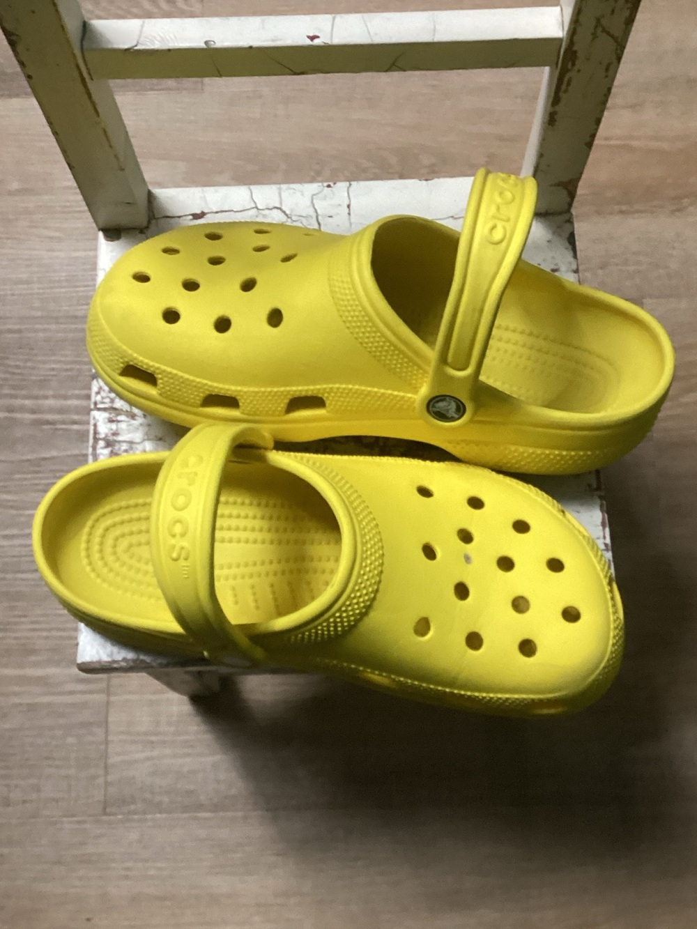 CROCS Classic Clogs Women’s Sz 7 Unisex Men’s 5